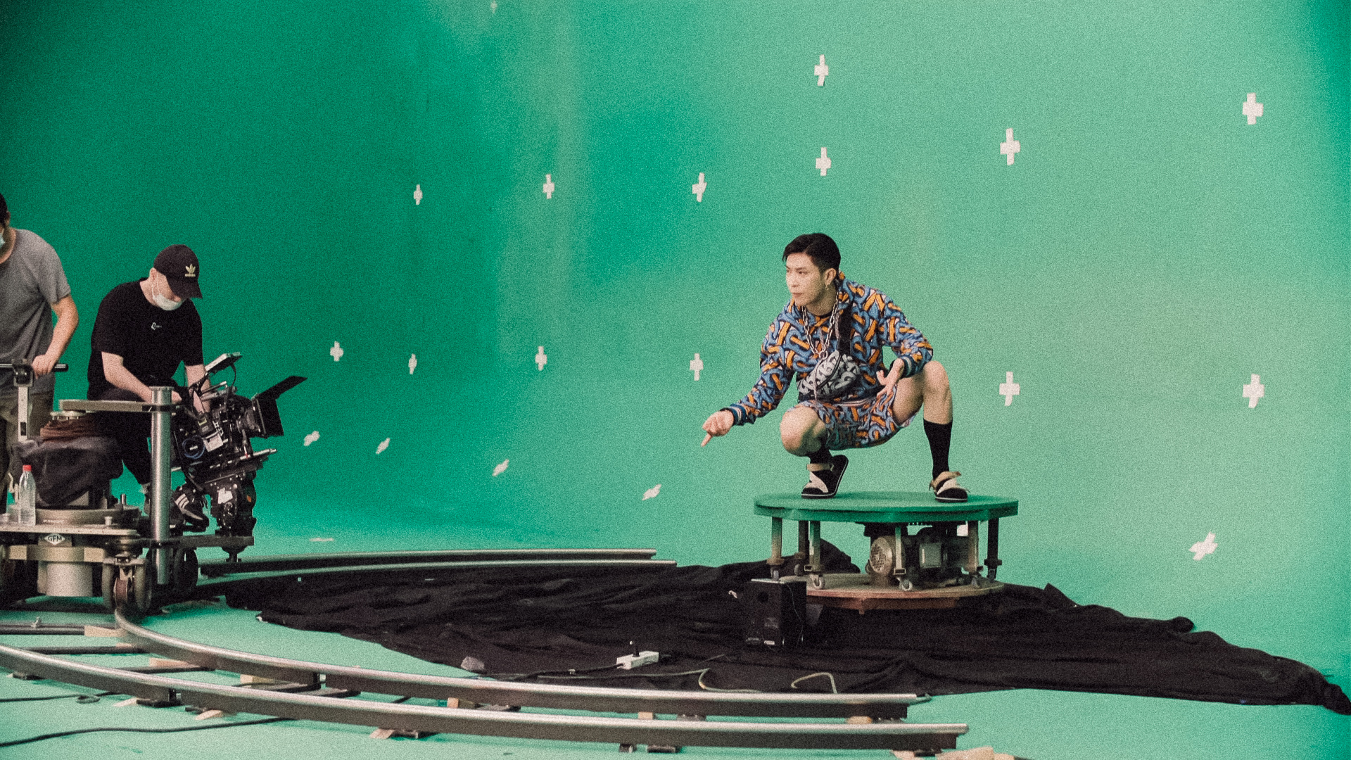 Behind the scenes 3